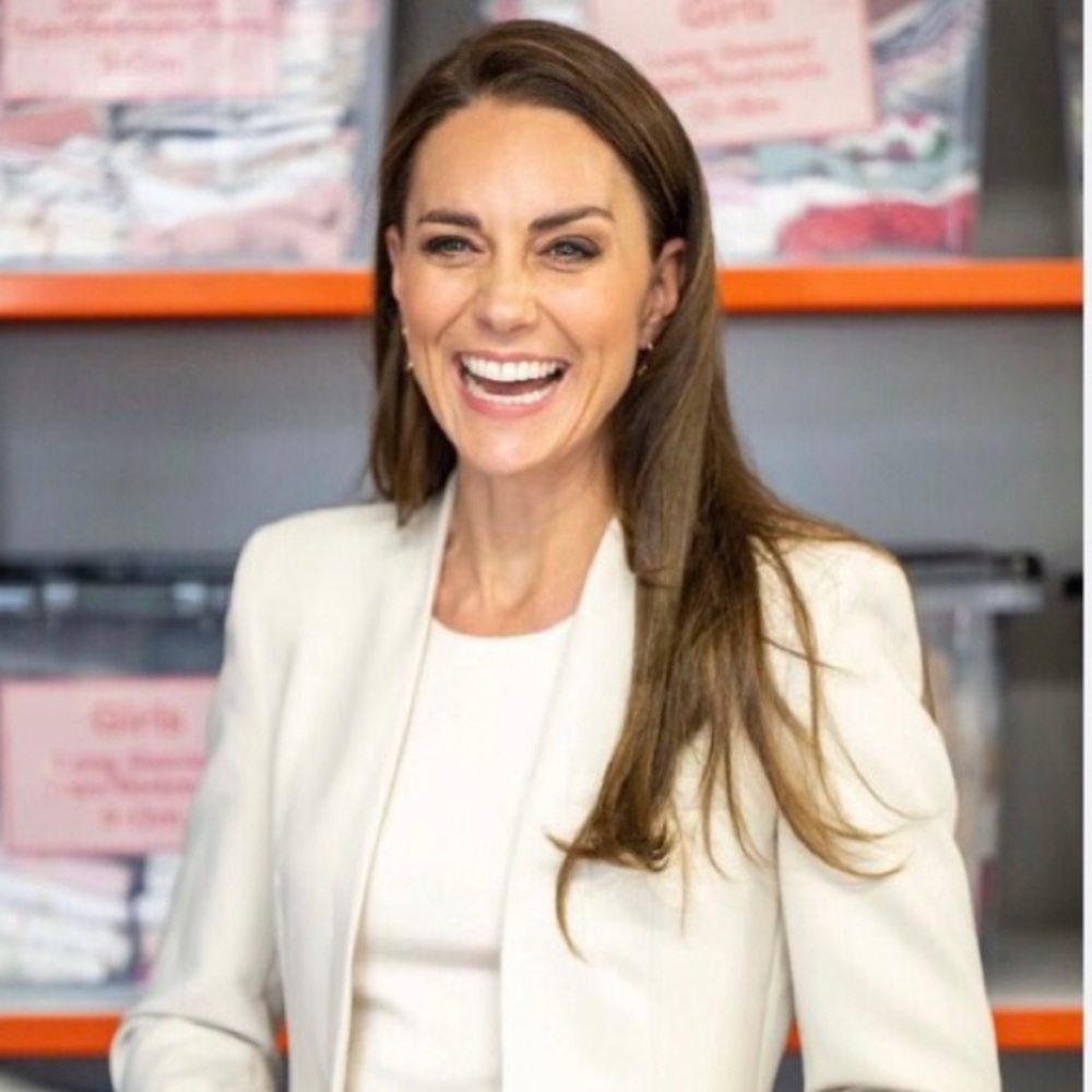 Popular ZARA Inverted Lapel Blazer in Ecru ASO Kate Middleton, Royal, Size Small - Picture 2 of 12